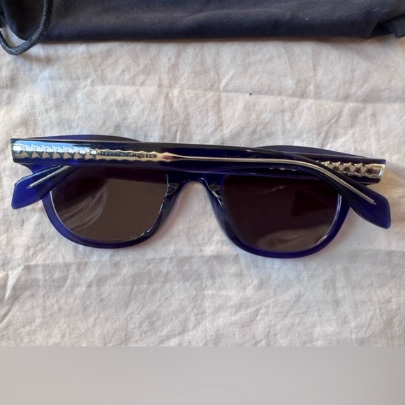 Alexander McQueen Blue Sunglasses- Like New - Picture 5 of 7